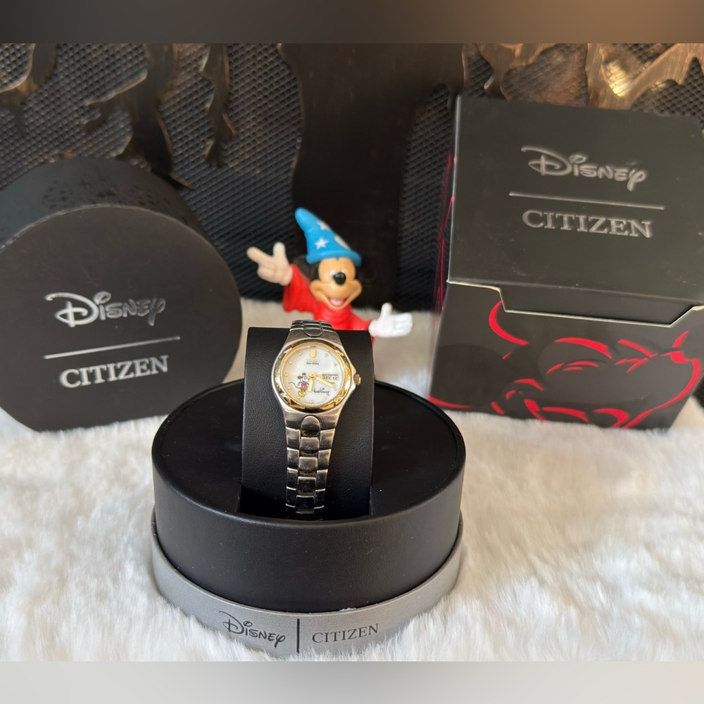 Citizen Disney ECO DRIVE Silver and Gold Watch - Picture 6 of 7